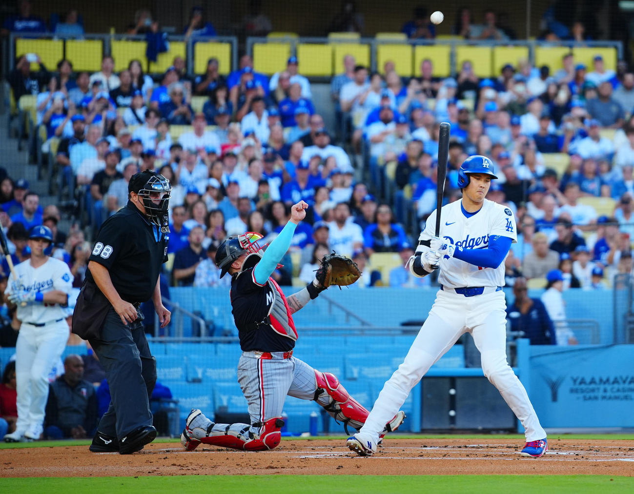 ドジャース対ツインズ　1回裏ドジャース1死、空振り三振に倒れる大谷（撮影・垰建太）
