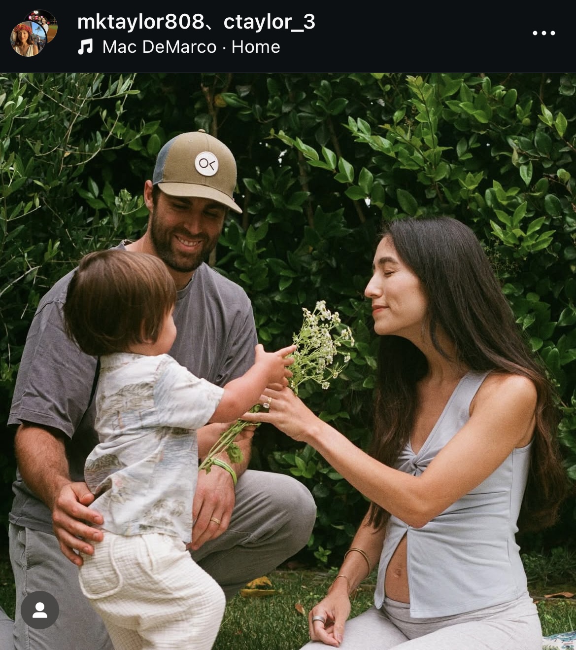 ふくらんだおなかを初めて披露した、テーラーの妻メアリー夫人（インスタグラムから）