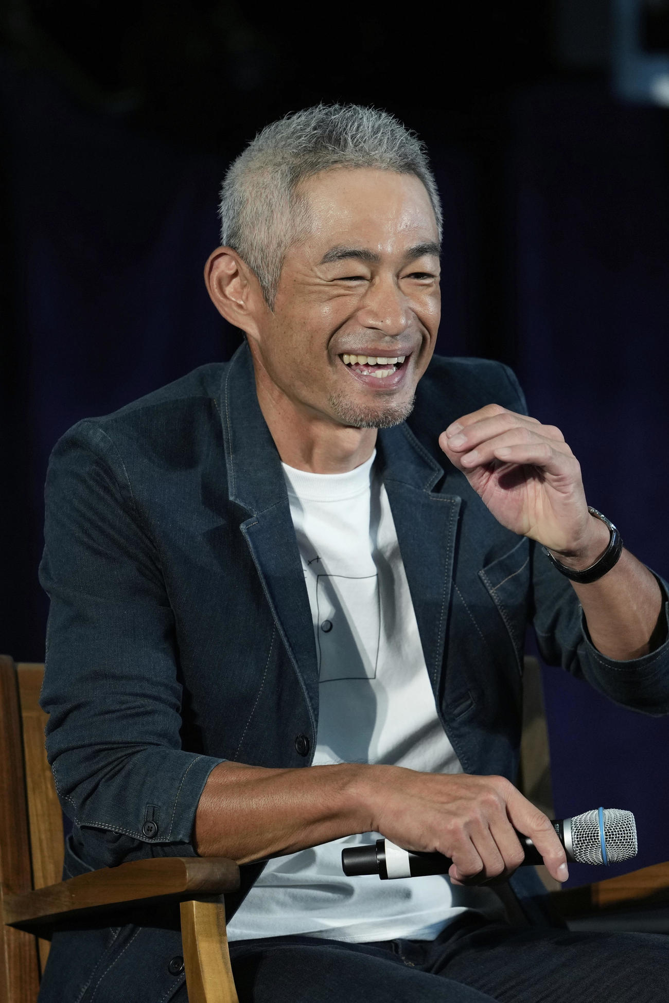 会見で笑顔を見せるイチロー氏（AP）