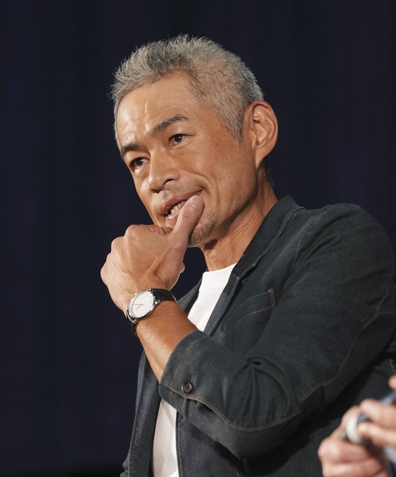 記者会見する、米国野球殿堂入りしたイチローさん（共同）