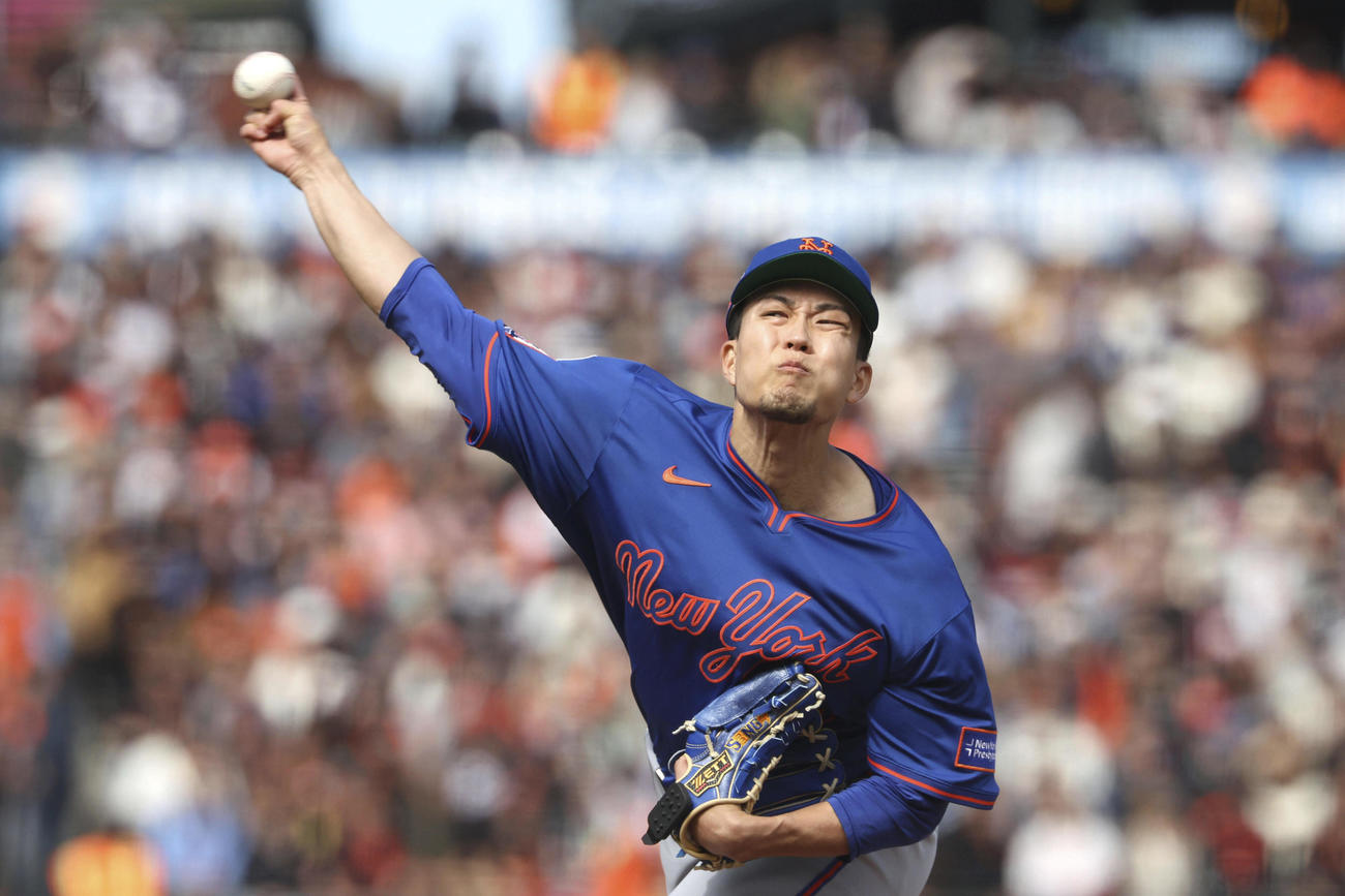 ジャイアンツ戦で力投するメッツ千賀滉大投手（AP）