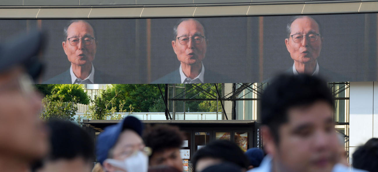 号外会場で流れた王貞治ソフトバンク会長からのビデオメッセージ（撮影・たえ見朱実）