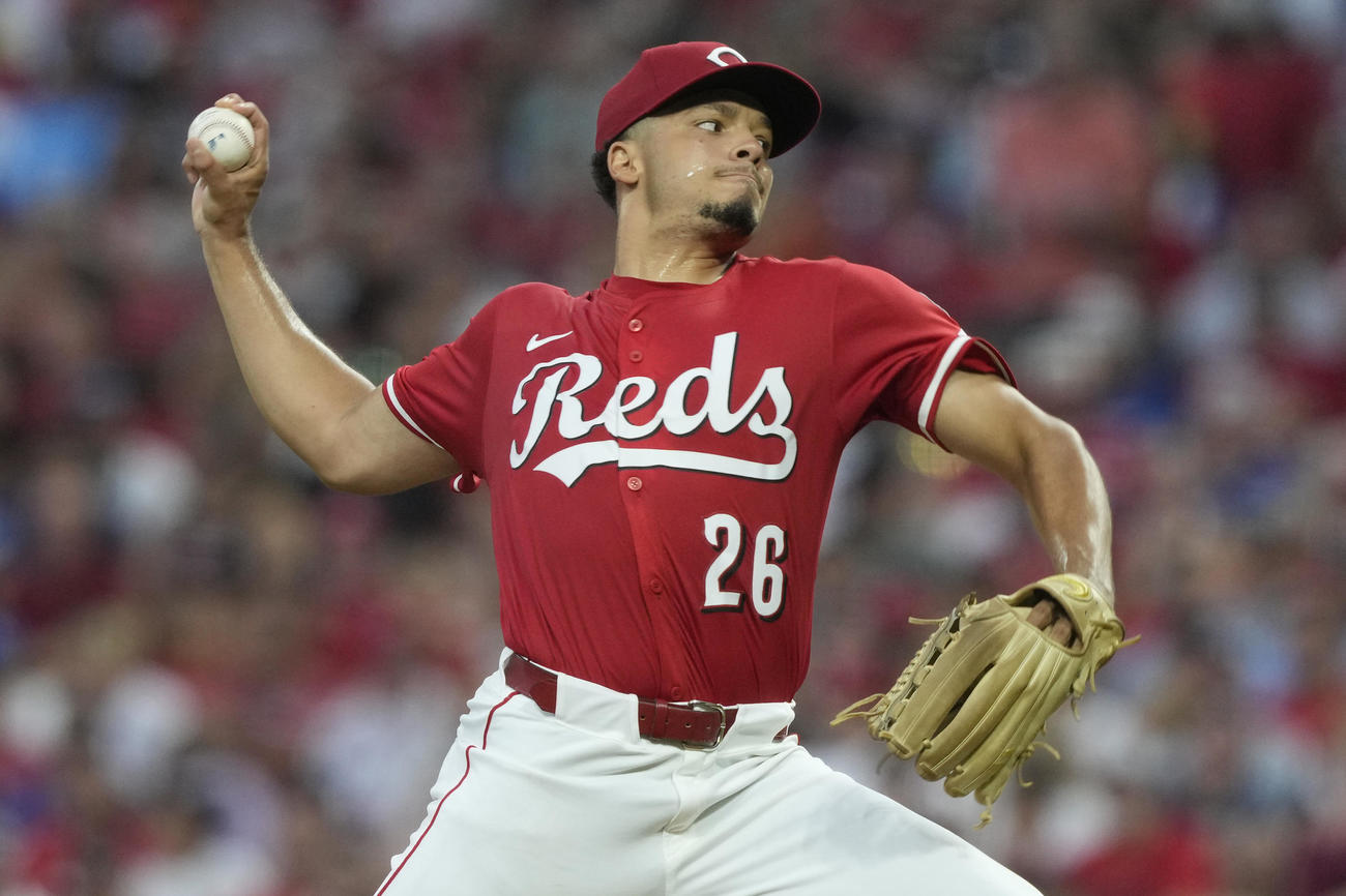 ドジャース戦に先発したレッズのバーンズ投手（AP)
