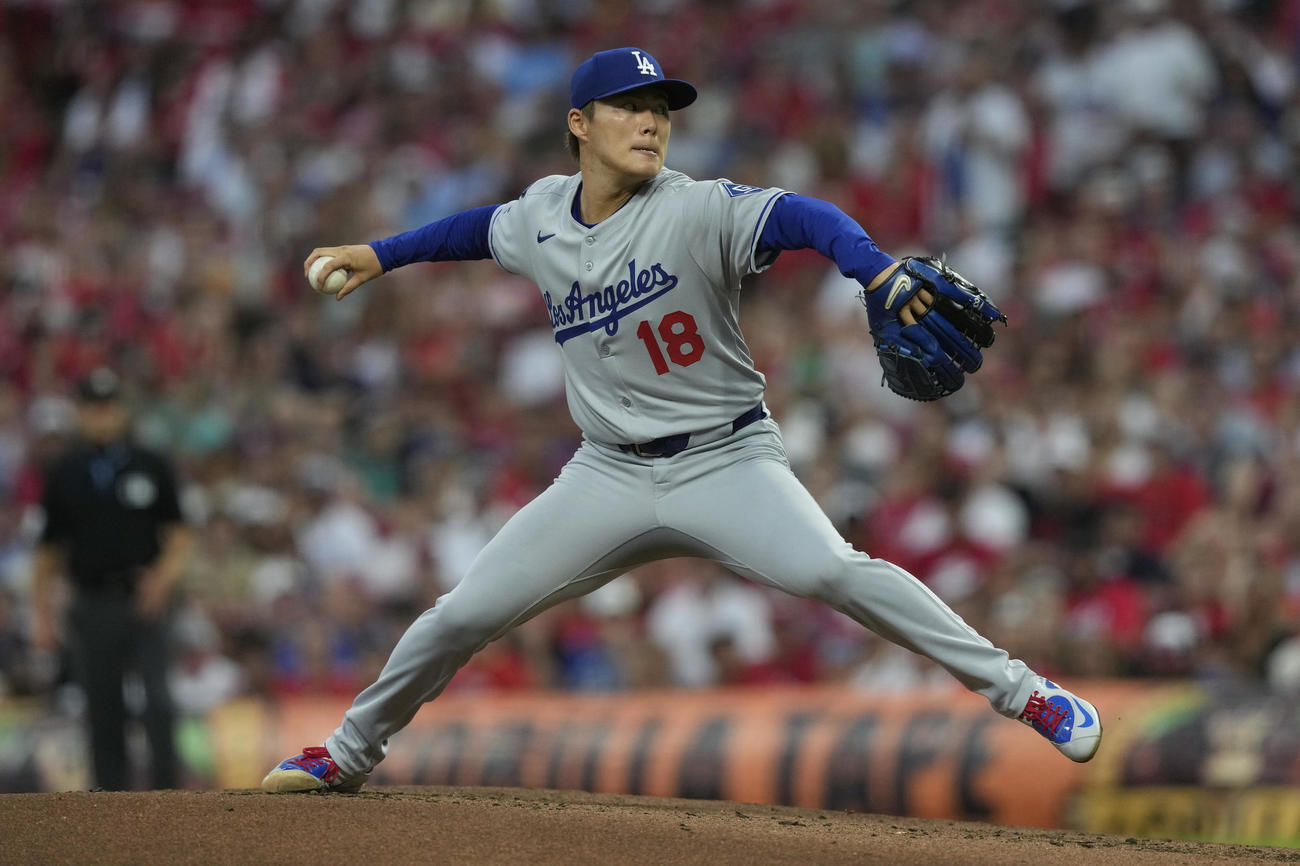 レッズ戦に先発したドジャース山本由伸（AP)