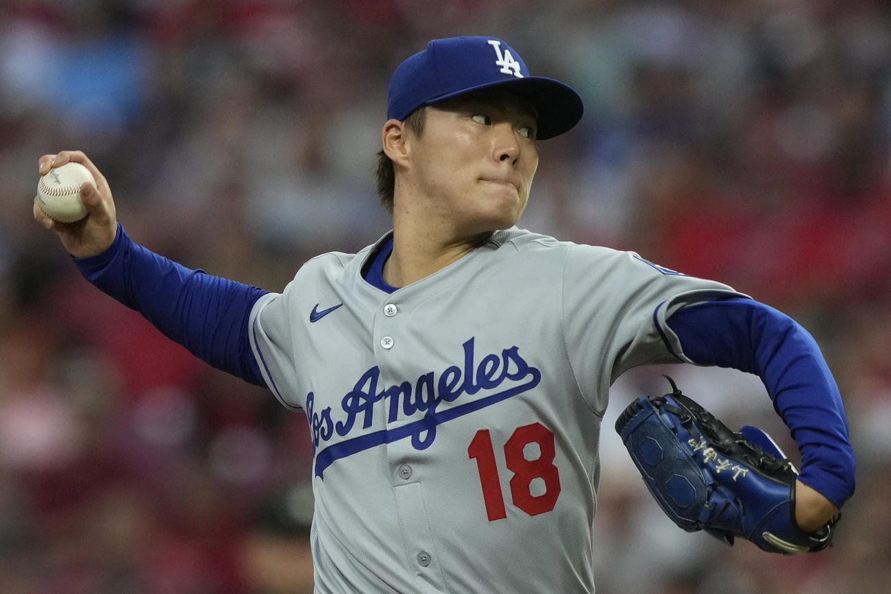 レッズ戦に先発したドジャース山本由伸（AP)