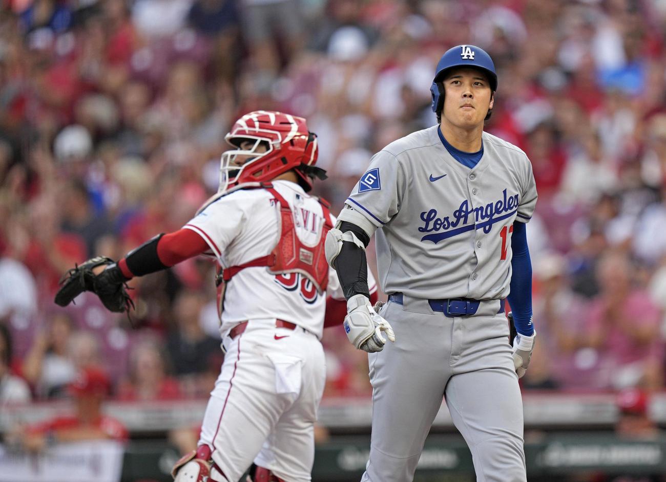 レッズ戦の1回、空振り三振に倒れたドジャース大谷＝シンシナティ（共同）