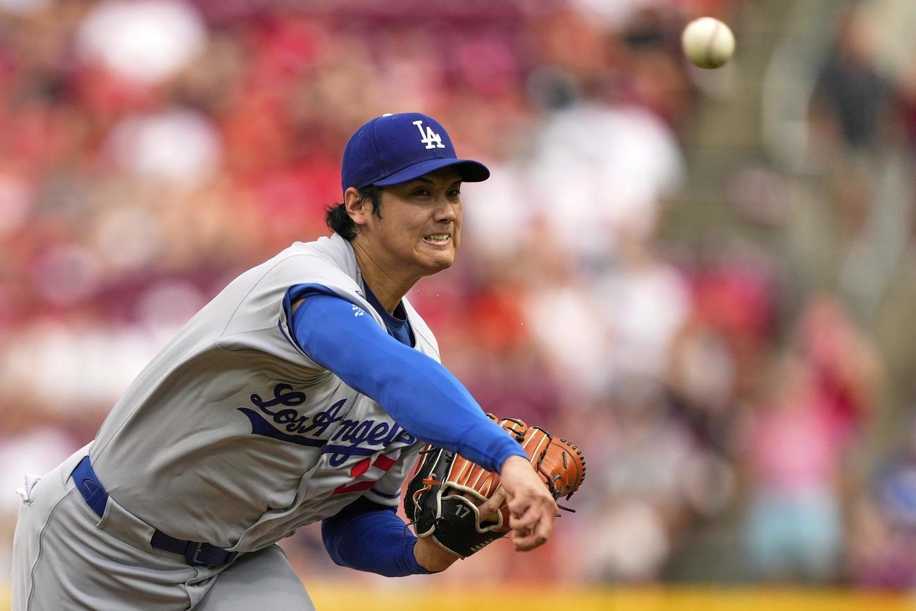 初回のマウンドで投球するドジャース大谷翔平（AP）