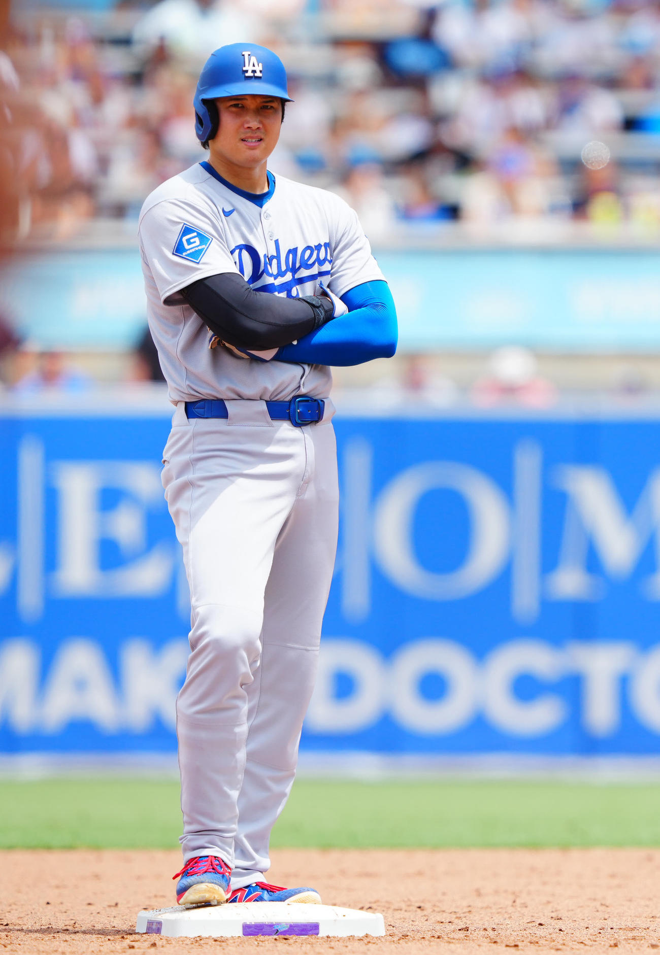 レイズ対ドジャース　6回表ドジャース1死一、二塁、塁上で渋い表情の大谷（撮影・垰建太）