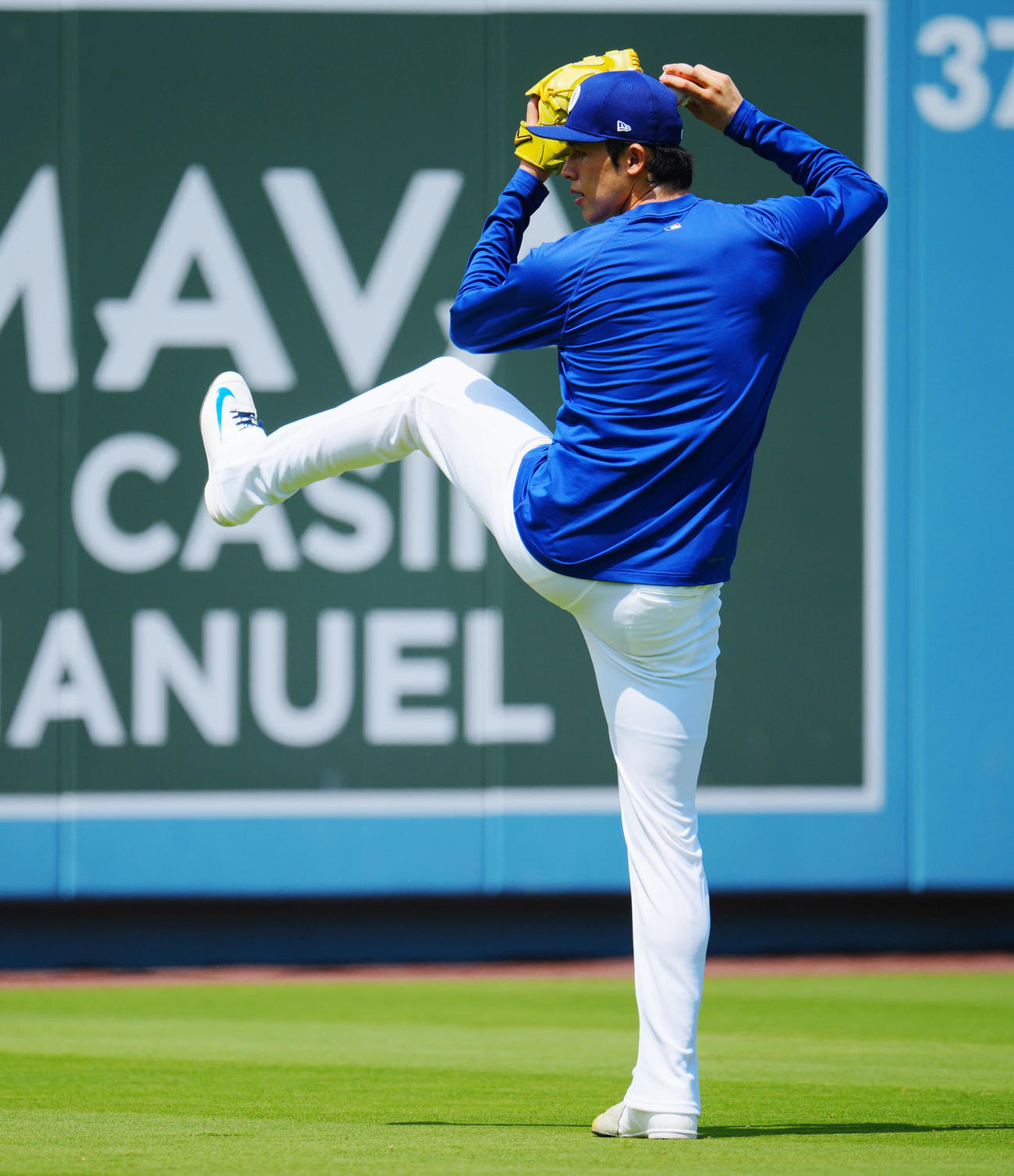 ドジャース対カージナルス　試合前投球練習に臨むドジャース佐々木（撮影・垰建太）