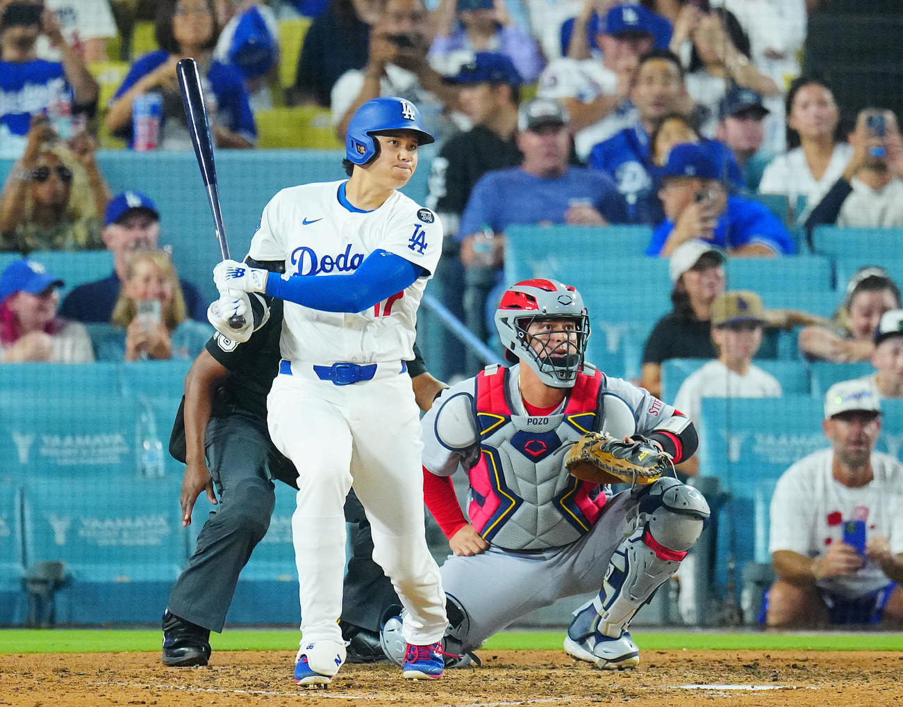 ドジャース対カージナルス　9回裏ドジャース無死、右前打を放つ大谷（撮影・垰建太）