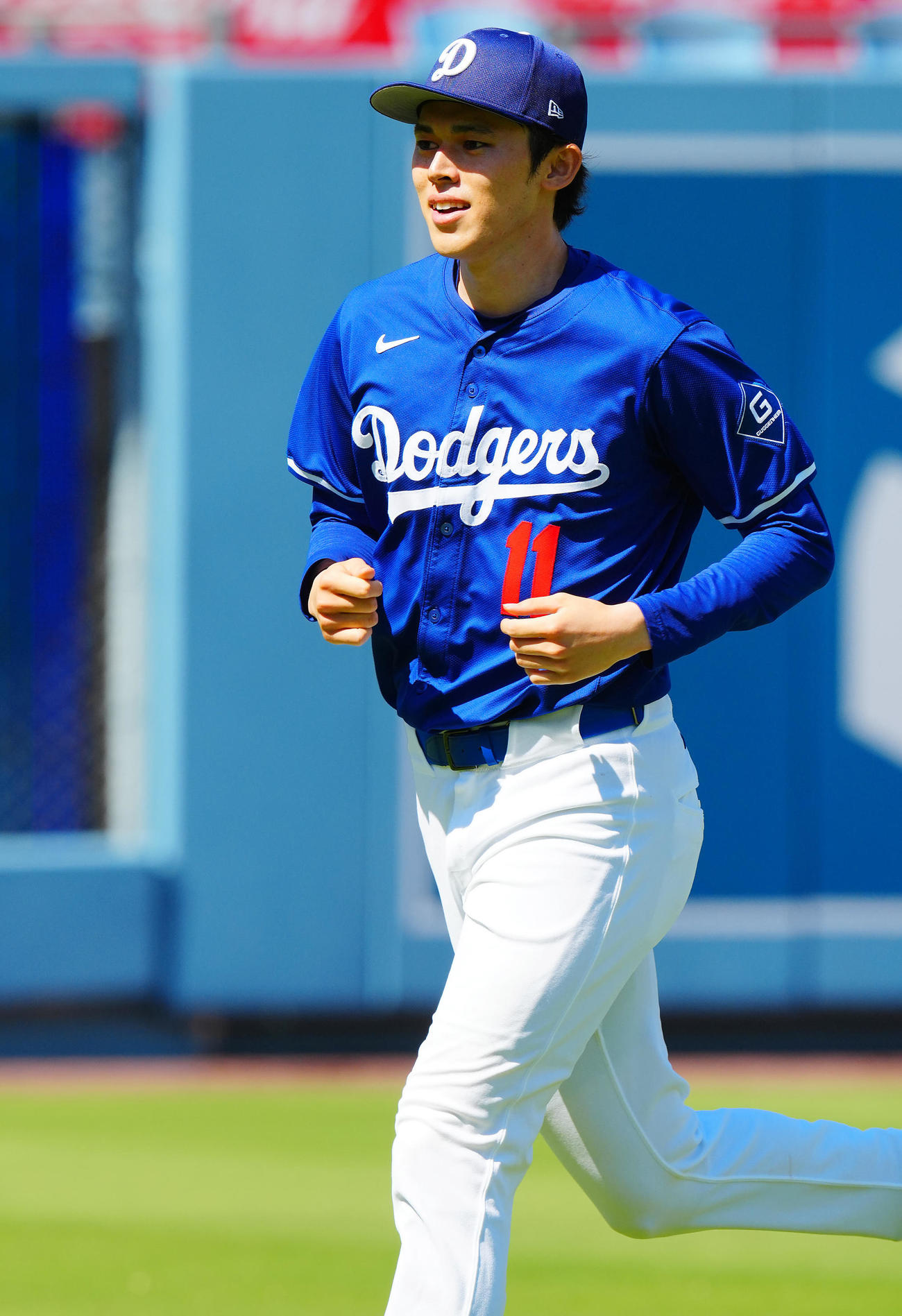 ドジャース対カージナルス　試合前、笑顔で調整するドジャース佐々木（撮影・垰建太）