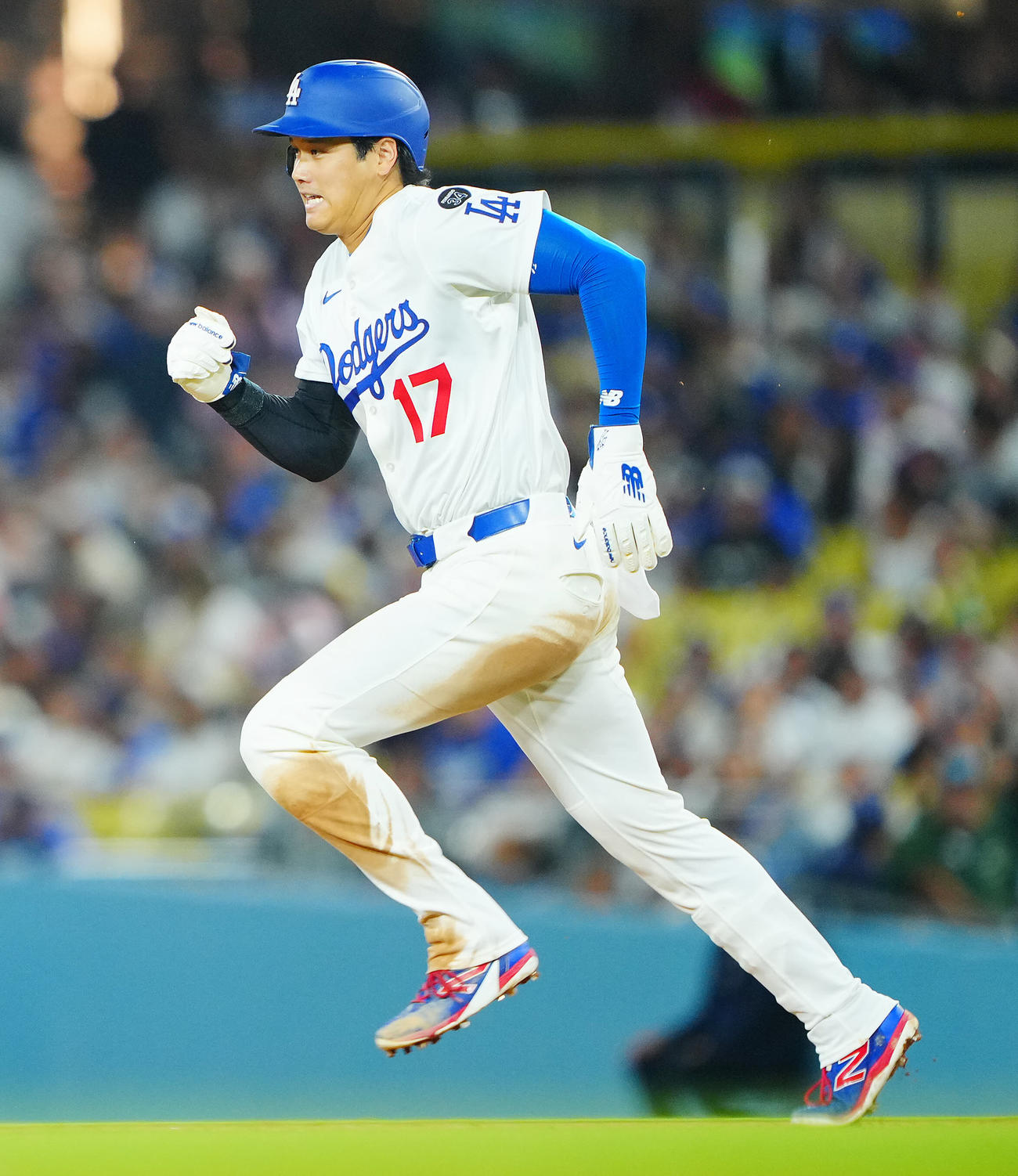 ドジャース対カージナルス　7回裏ドジャース無死一塁、二盗を決める大谷（撮影・垰建太）
