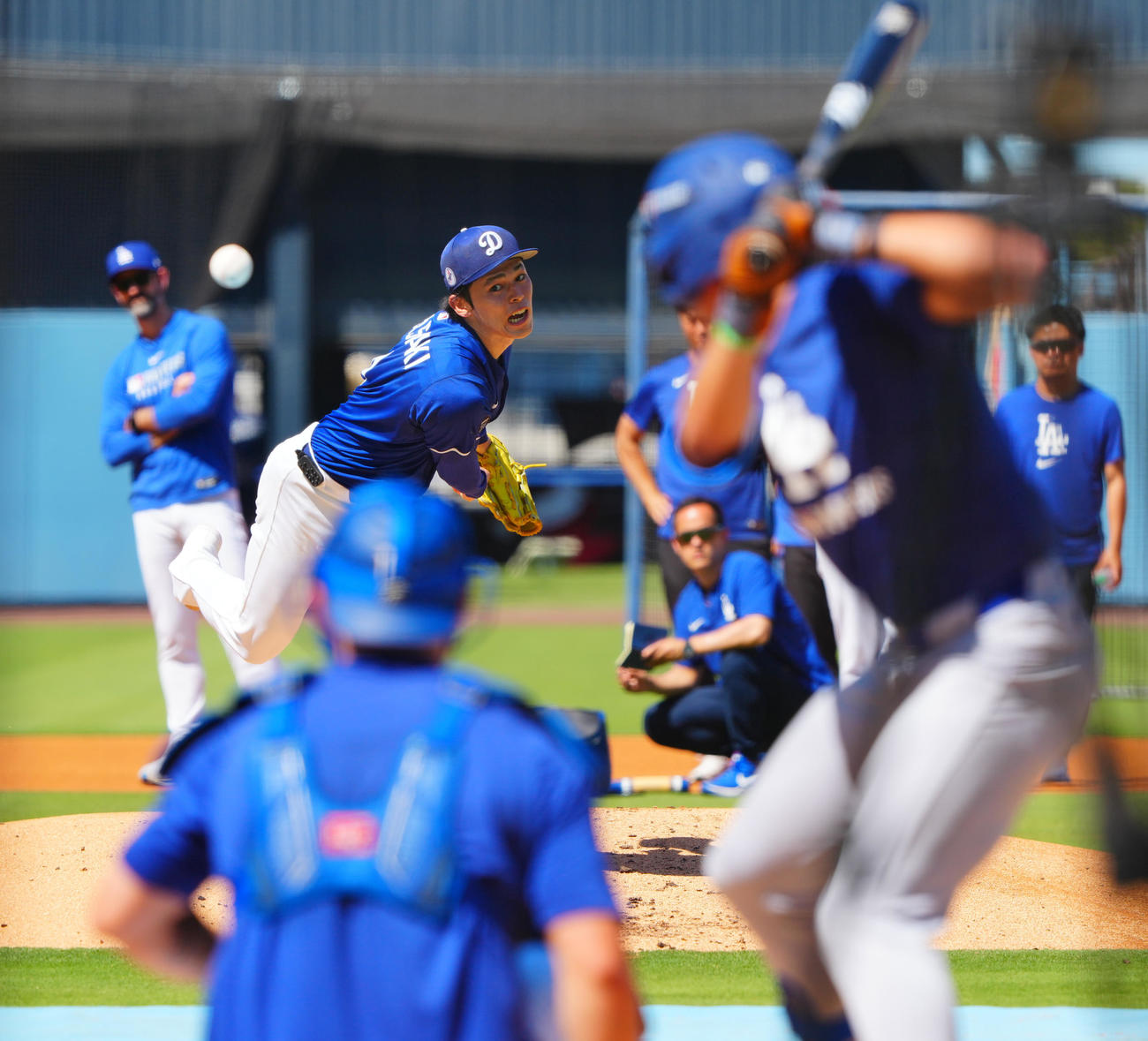 ドジャース対ブルージェイズ　ライブBPに臨むドジャース佐々木（撮影・垰建太）