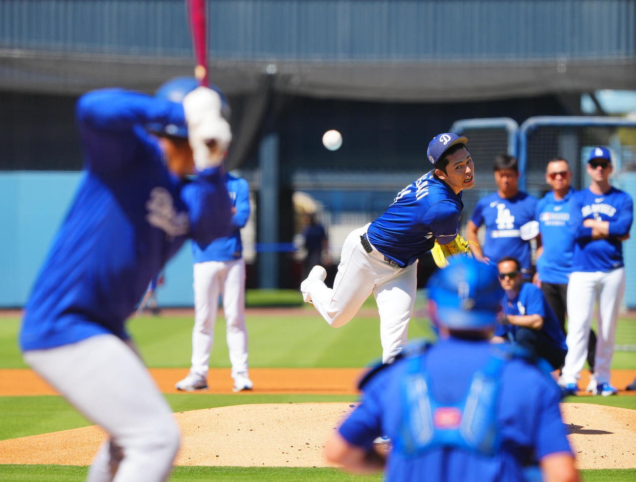 ドジャース対ブルージェイズ　ライブBPに臨むドジャース佐々木（撮影・垰建太）