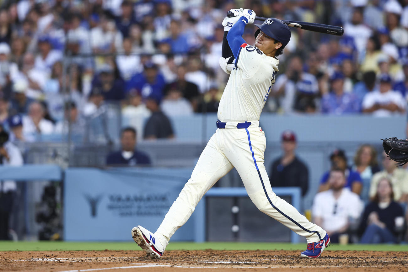 ドジャース大谷翔平はブルージェイズ戦の第3打席で40号本塁打を放った（AP)