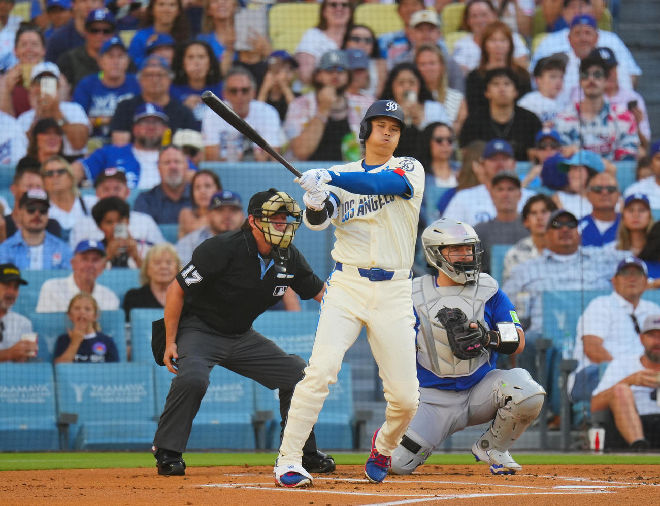 ドジャース対ブルージェイズ　1回裏ドジャース無死、空振り三振に倒れる大谷（撮影・垰建太）