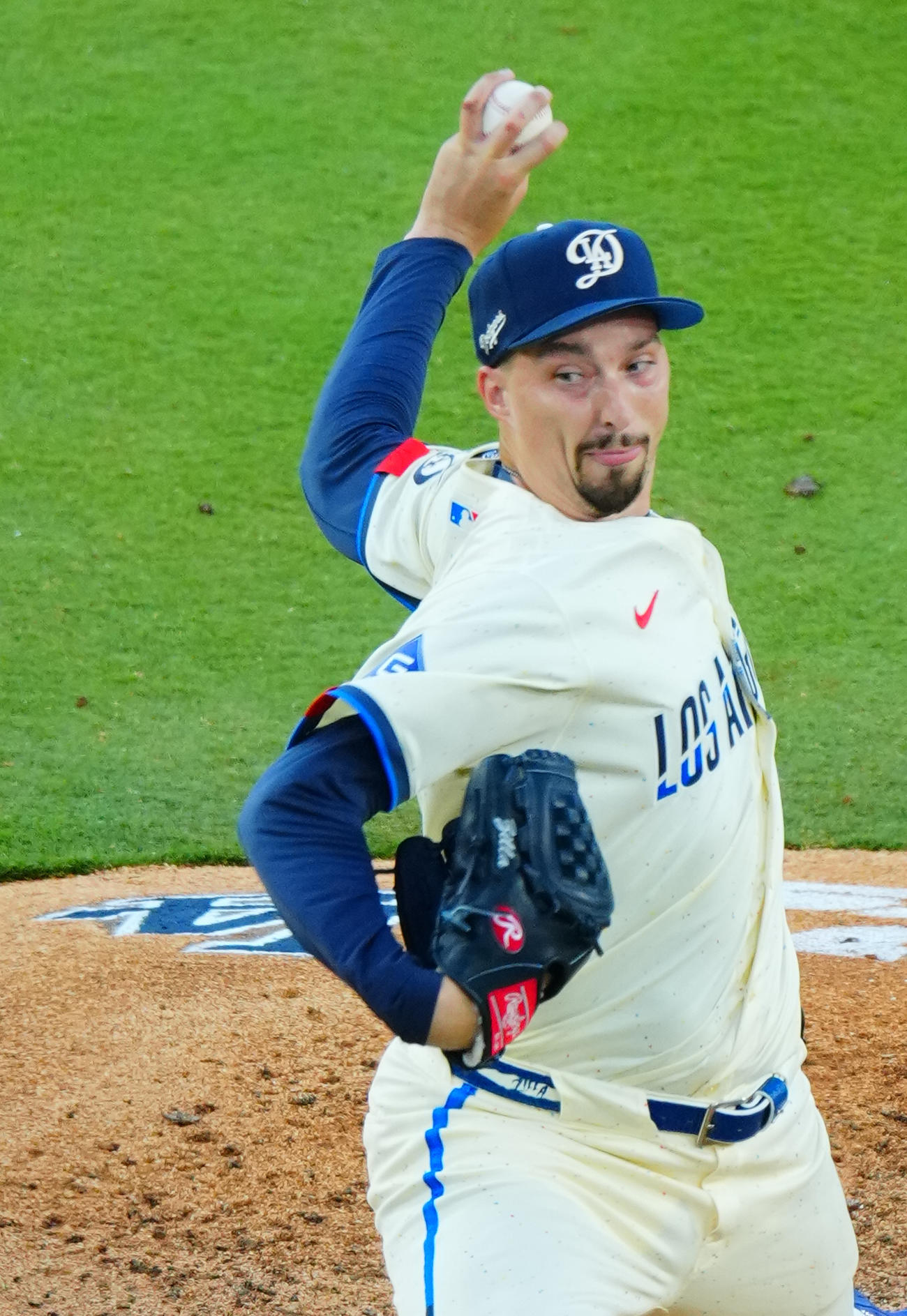 ドジャース対ブルージェイズ　力投するドジャース先発のスネル（撮影・垰建太）