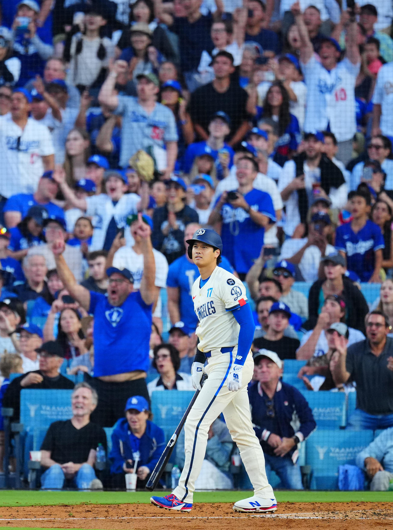 ドジャース対ブルージェイズ　5回裏ドジャース1死、ソロ本塁打を放つ大谷（撮影・垰建太）