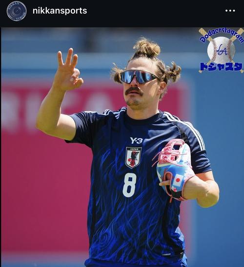 キケ・ヘルナンデス、日刊スポーツ撮影の写真にご満悦？「サザエさん