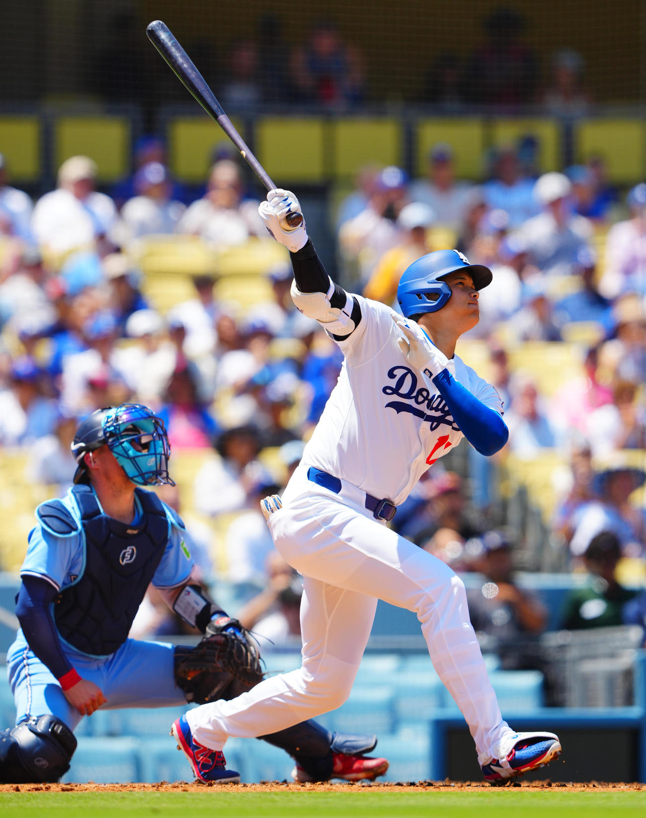 ドジャース対ブルージェイズ　1回裏ドジャース無死、ソロ本塁打を放つ大谷（撮影・垰建太）