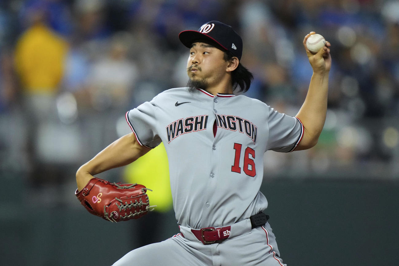 ロイヤルズ戦で力投するナショナルズ小笠原慎之介（AP）