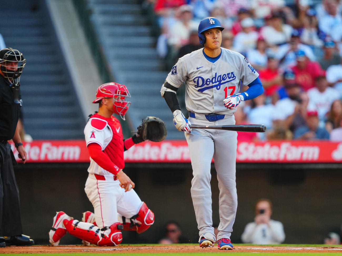 エンゼルス対ドジャース　1回表ドジャース無死、四球を選ぶ大谷（撮影・垰建太）