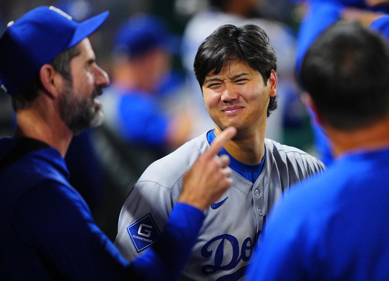 エンゼルス対ドジャース　6回表に三重殺に倒れたドジャース大谷はベンチで渋い表情（撮影・垰建太）