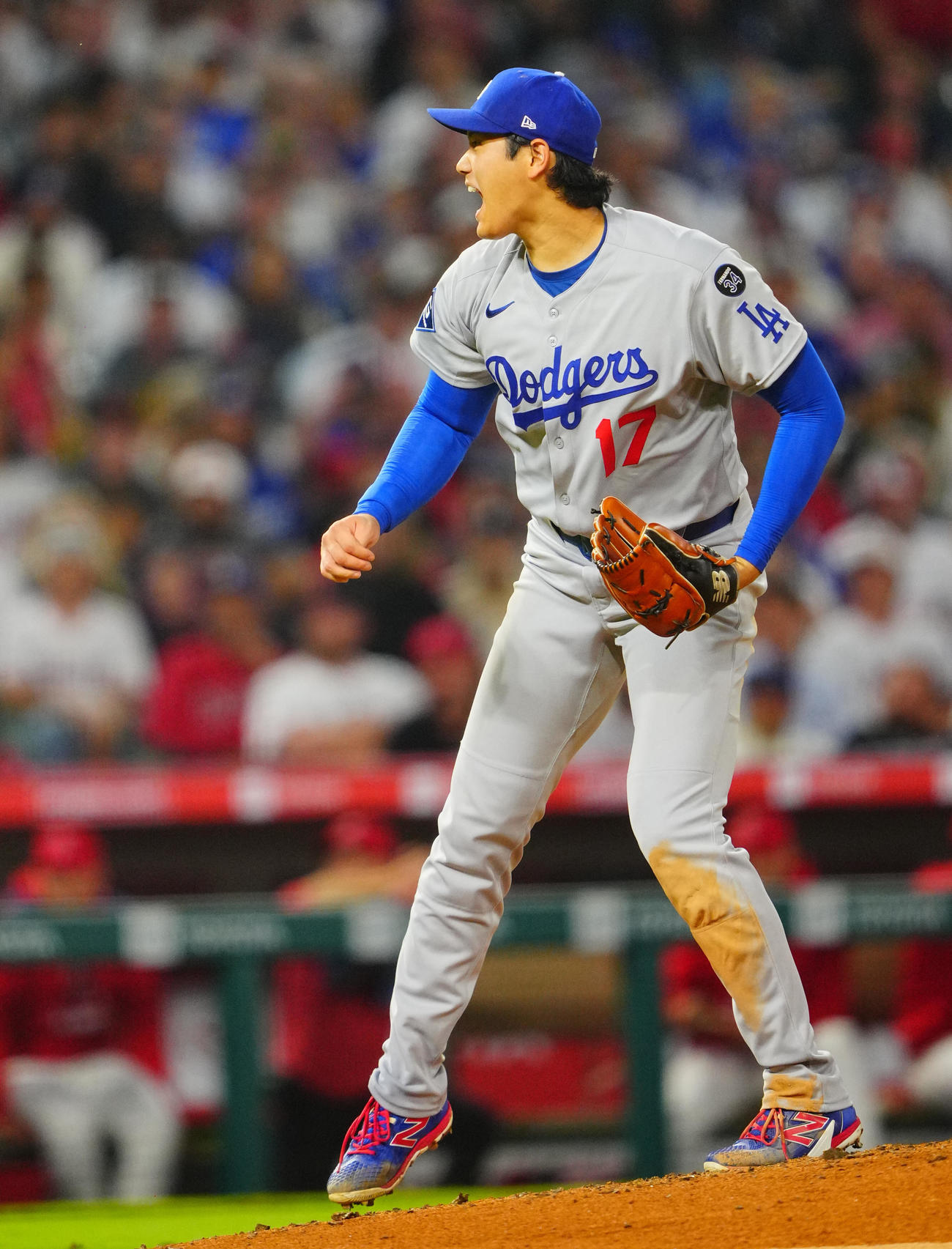 エンゼルス対ドジャース　投球後に声をあげるドジャース先発の大谷（撮影・垰建太）