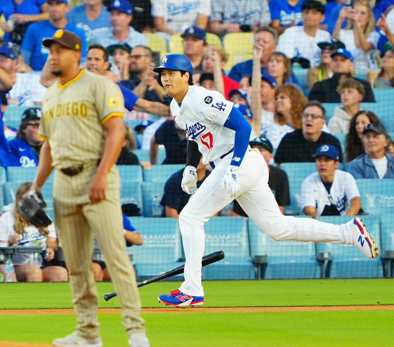 ドジャース対パドレス　1回裏ドジャース無死、中飛に倒れる大谷。投手ペラルタ（撮影・垰建太）