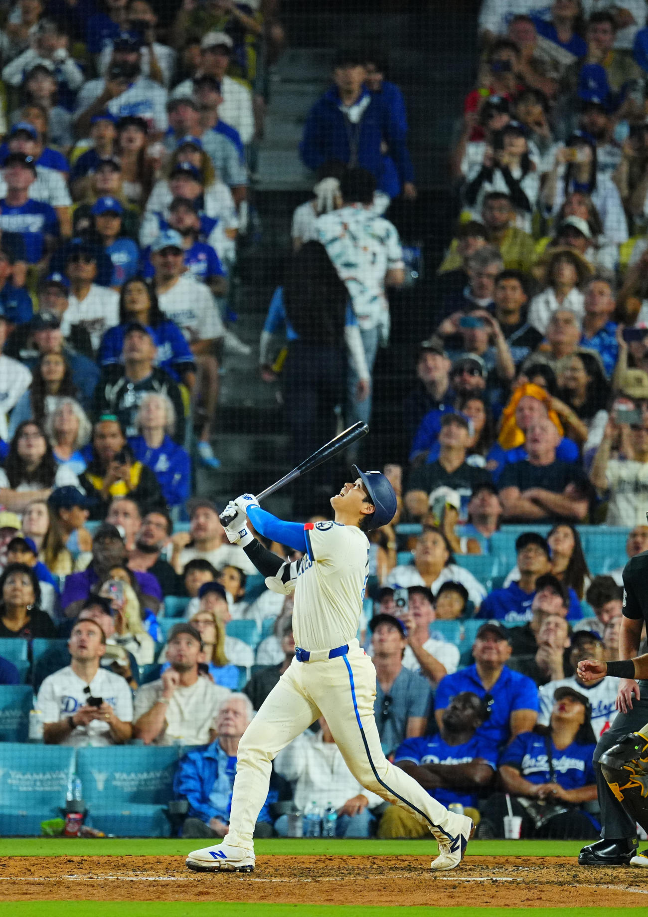 ドジャース対パドレス　6回裏ドジャース2死一塁、一邪飛に倒れる大谷（撮影・垰建太）