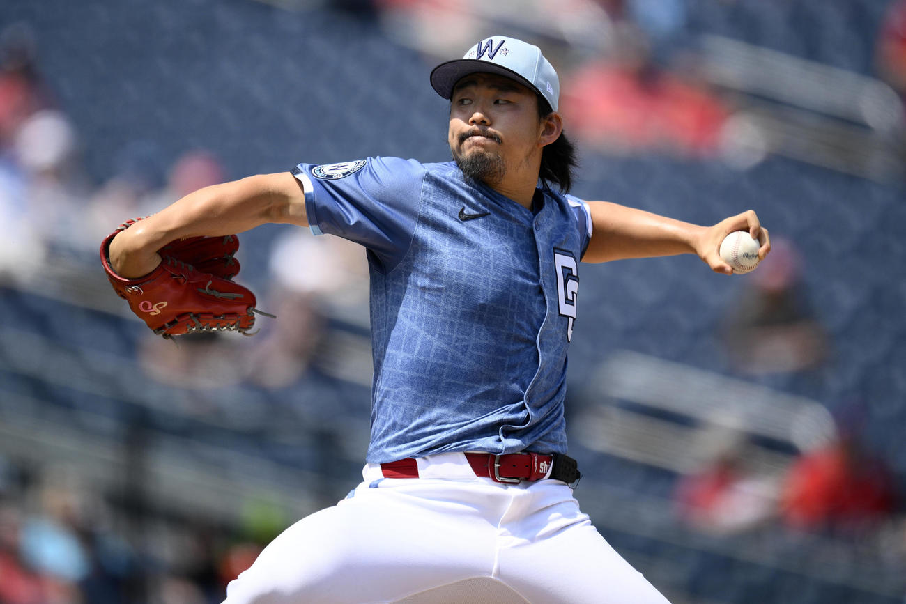 フィリーズ戦でリリーフ登板したナショナルズ小笠原慎之介（AP）