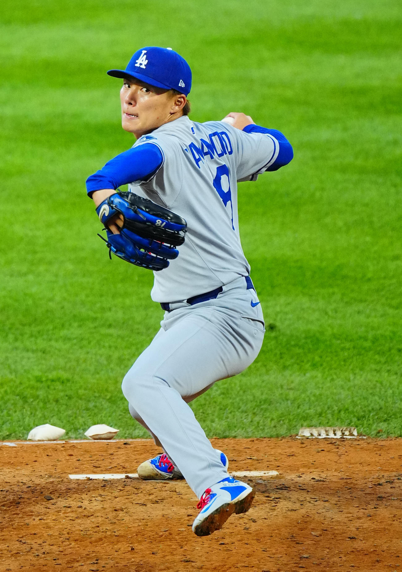 ロッキーズ対ドジャース　力投するドジャース先発の山本（撮影・垰建太）