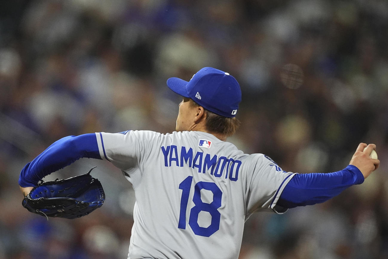 6回、2失点で踏ん張るドジャース山本由伸（AP）