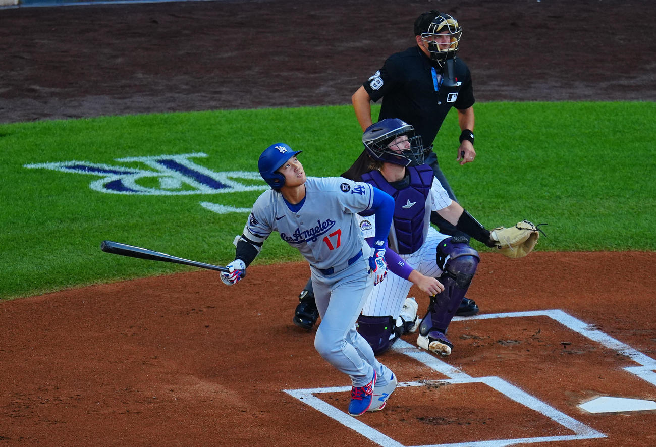 ロッキーズ対ドジャース　1回表ドジャース無死、三邪飛に倒れる大谷（撮影・垰建太）