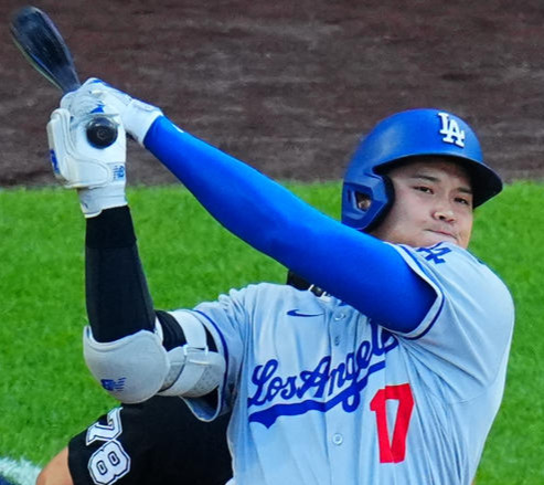 ロッキーズ対ドジャース　2回表ドジャース2死、ソロ本塁打を放つ大谷（撮影・垰建太）