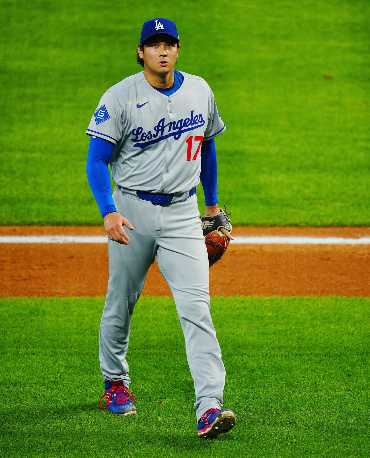 ロッキーズ対ドジャース　4回裏、打球直撃のアクシデントも投げ抜き呼吸を整えるドジャース先発の大谷（撮影・垰建太）