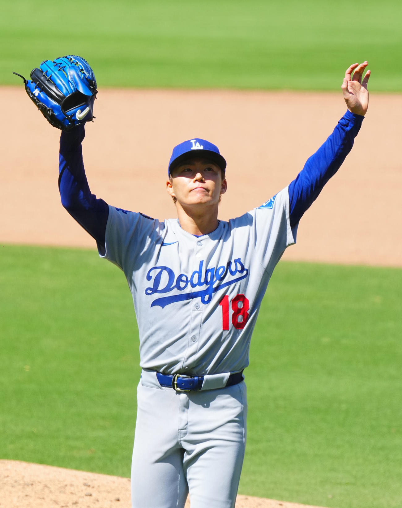 パドレス対ドジャース　6回裏パドレスの攻撃を無失点に抑えたドジャース先発の山本（撮影・垰建太）