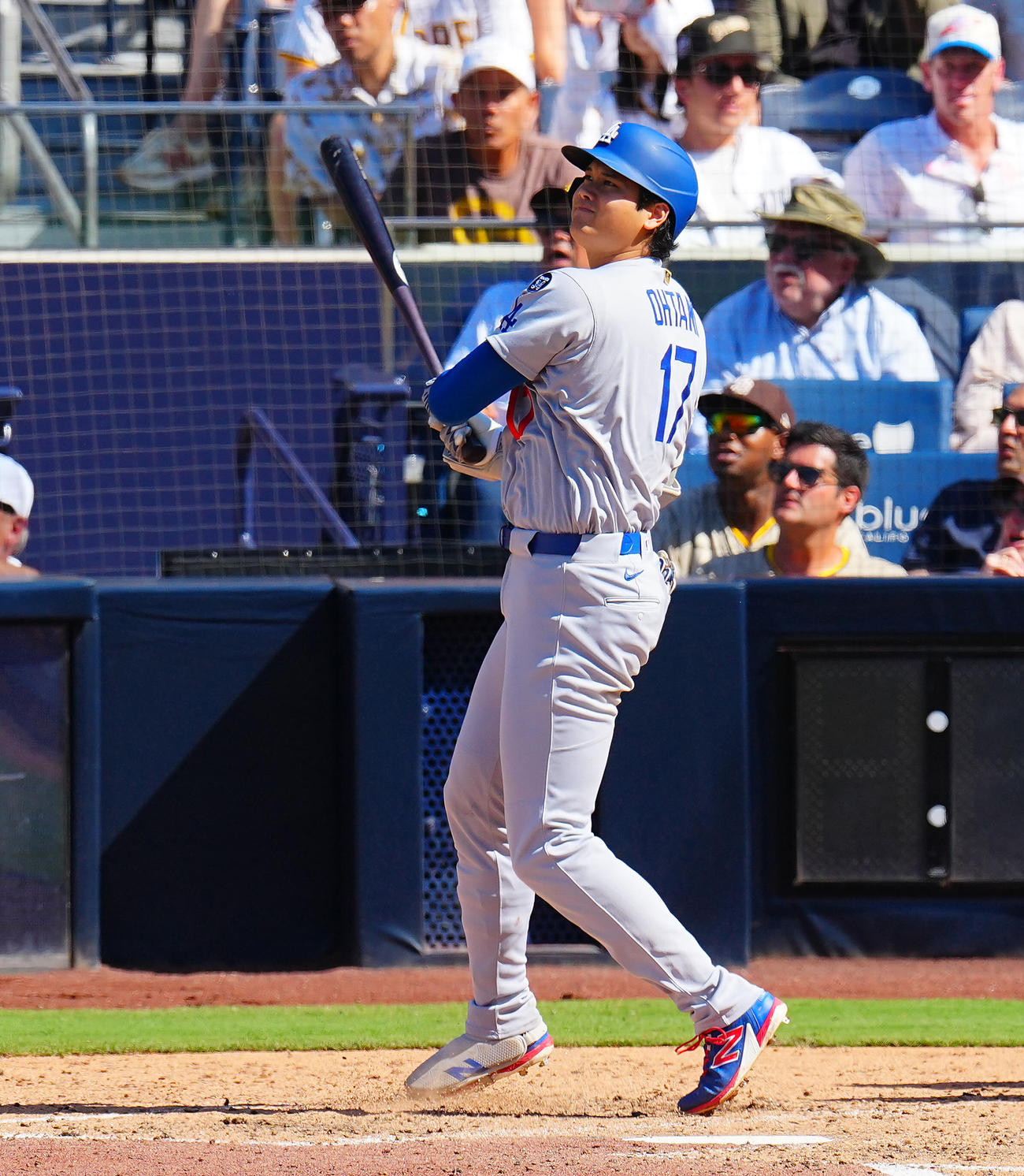パドレス対ドジャース　9回表ドジャース1死、ソロ本塁打を放つ大谷（撮影・垰建太）
