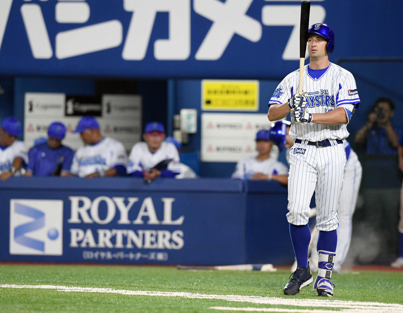 DeNA対広島　11回裏DeNA2死一、二塁、投手ウィーランドが代打で送り出させる（2018年8月撮影）