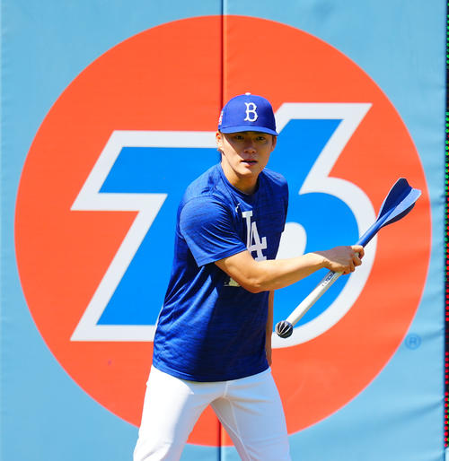 ドジャース対レッズ　試合前練習に臨むドジャース山本（撮影・垰建太）