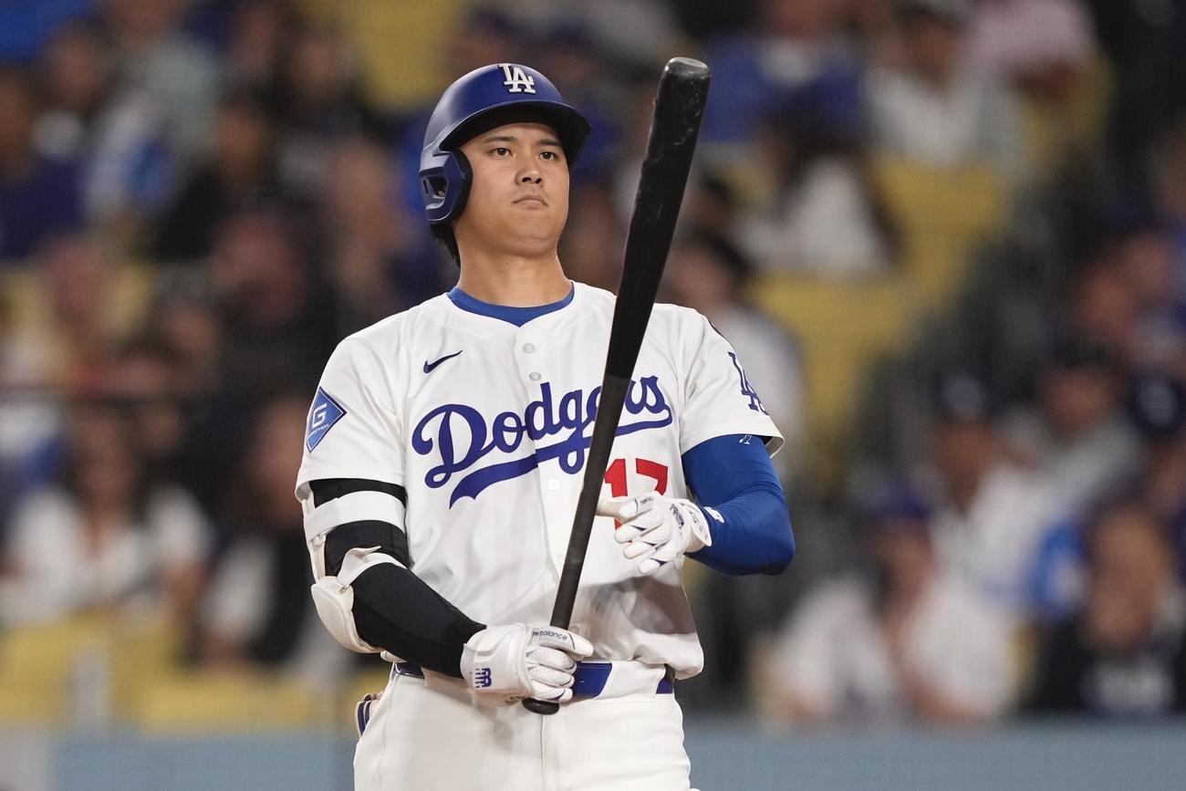 ドジャース大谷翔平はレッズ戦第２打席は四球を選んだ（AP)
