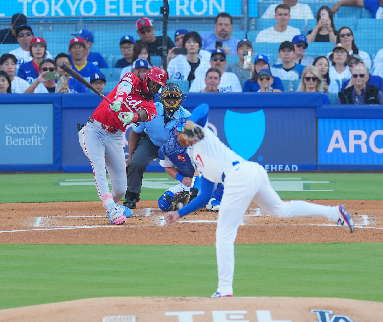 ドジャース対レッズ　1回表レッズ1死一塁、デラクルスを三振に仕留める大谷（撮影・菅敏）