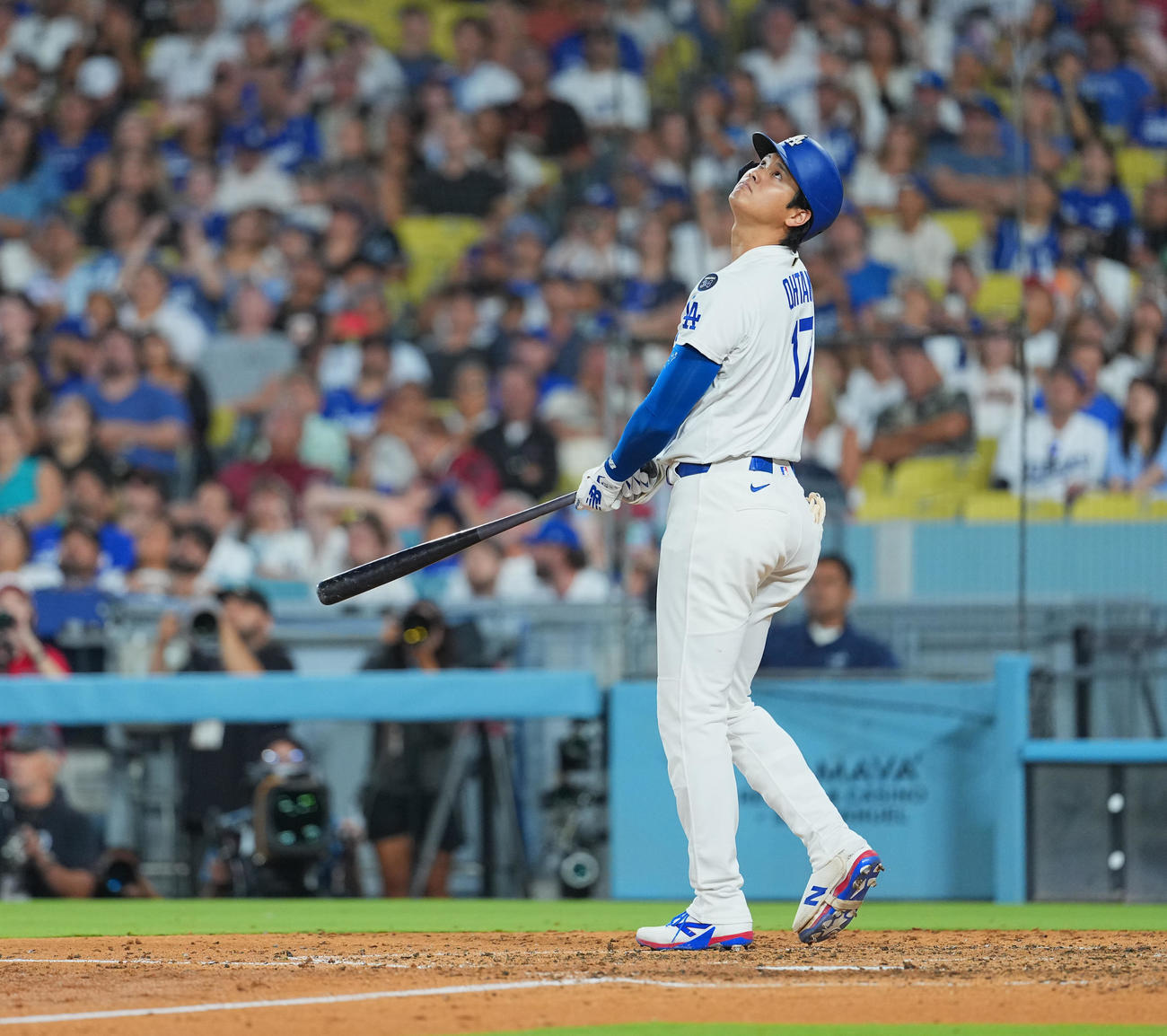 ドジャース対ダイヤモンドバックス　6回裏ドジャース1死、三邪飛に倒れる大谷（撮影・菅敏）