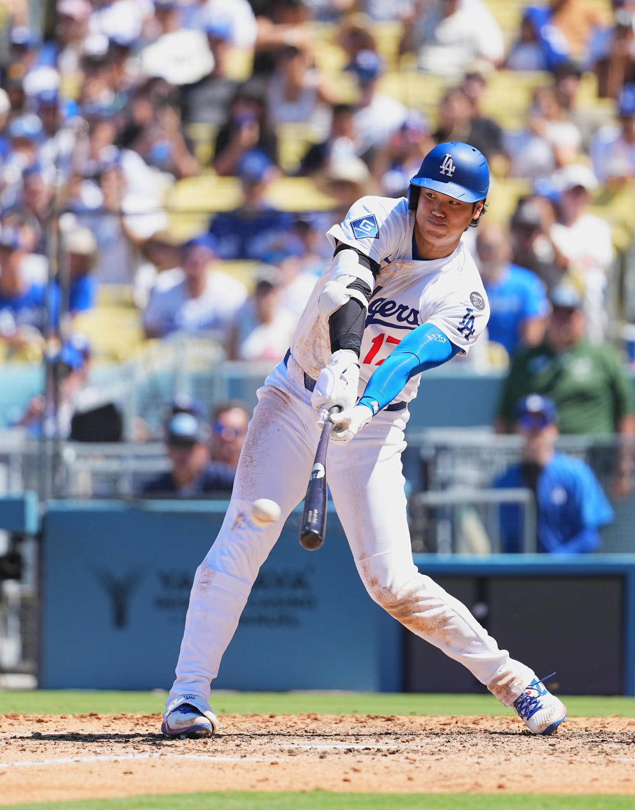ドジャース対ダイヤモンドバックス　4回裏ドジャース2死二、三塁、右直に倒れる大谷（撮影・菅敏）