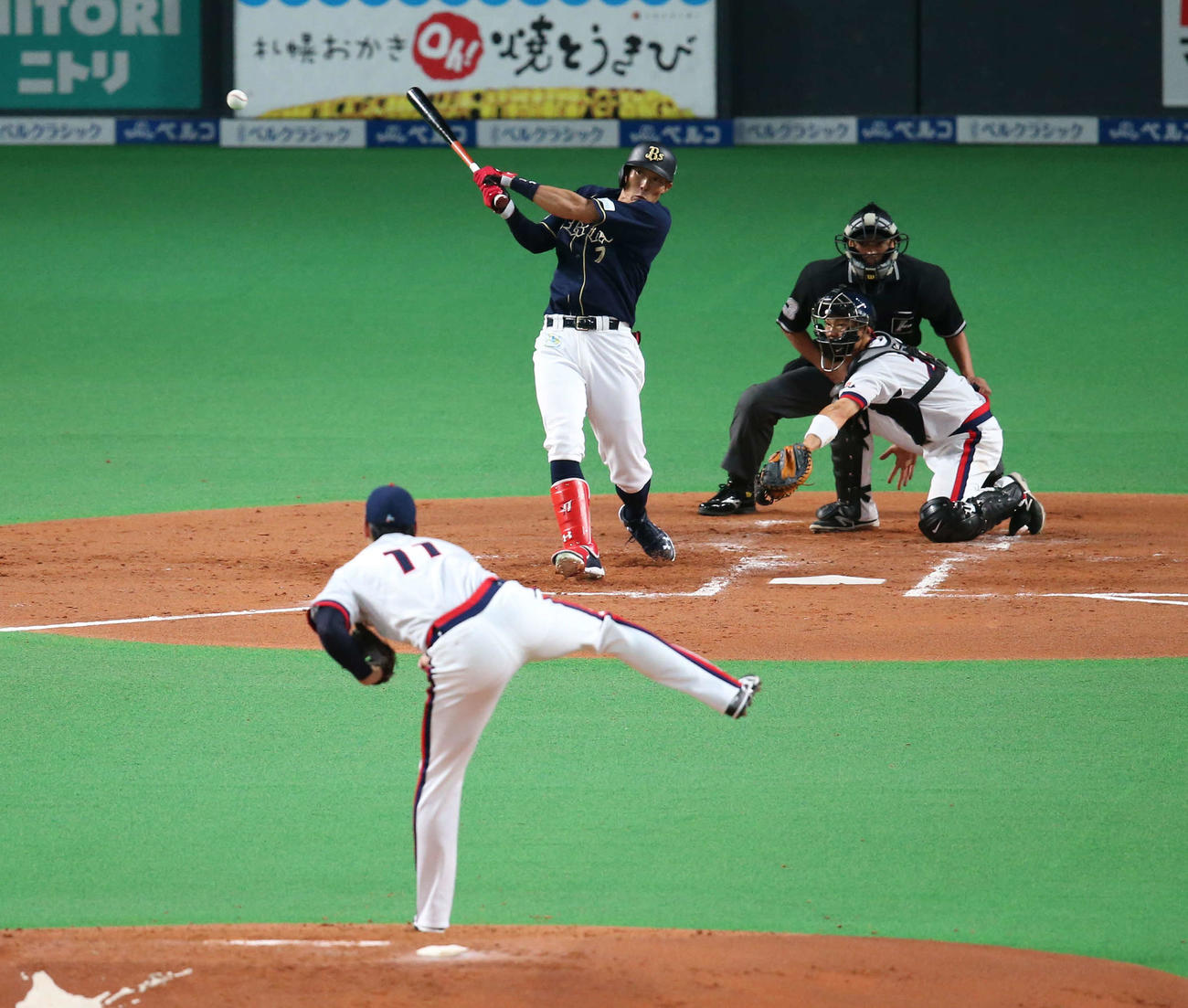 大谷から2点適時打を放つ糸井（2016年9月）