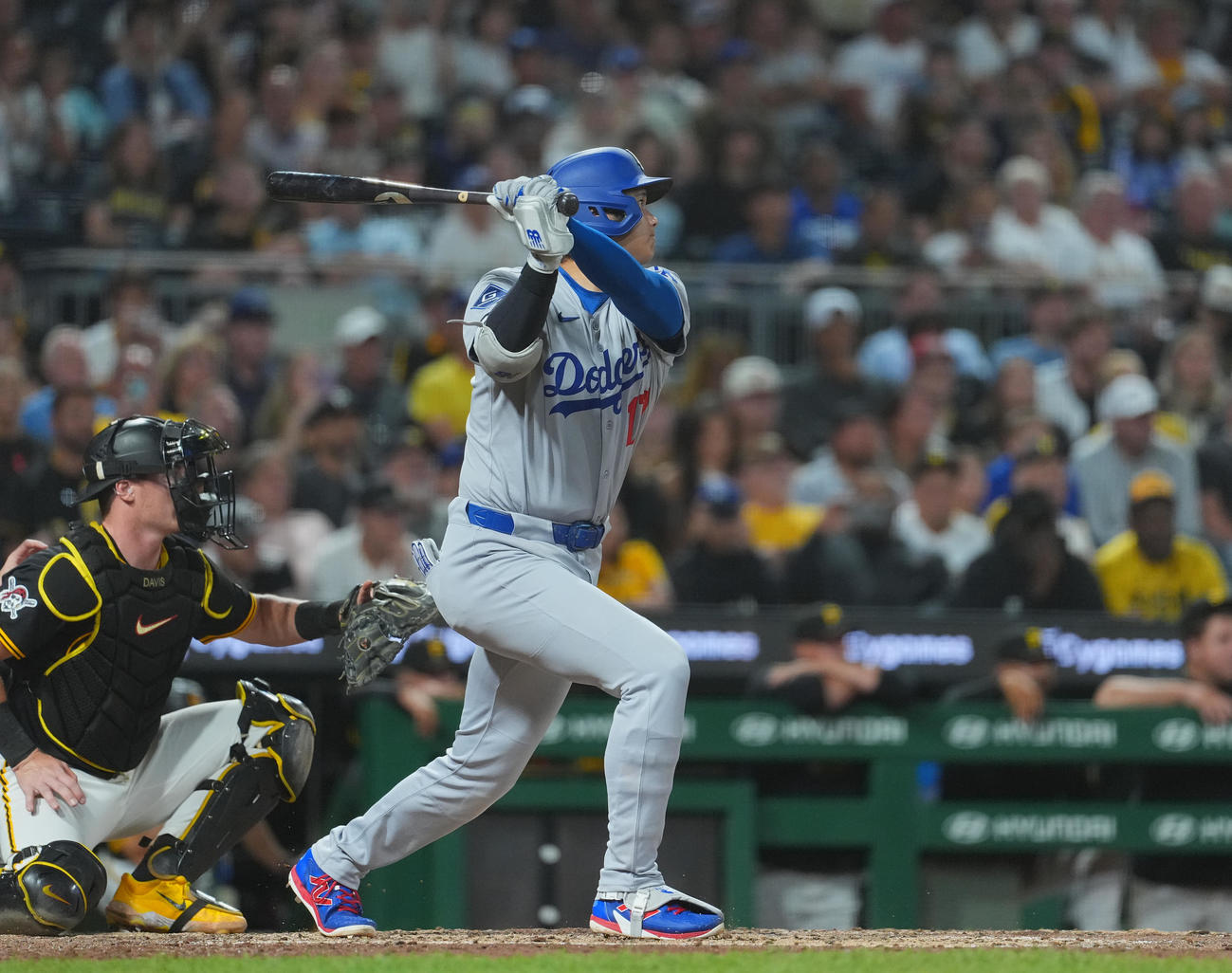 パイレーツ対ドジャース　7回表ドジャース無死一塁、左二塁打を放つ大谷（撮影・菅敏）