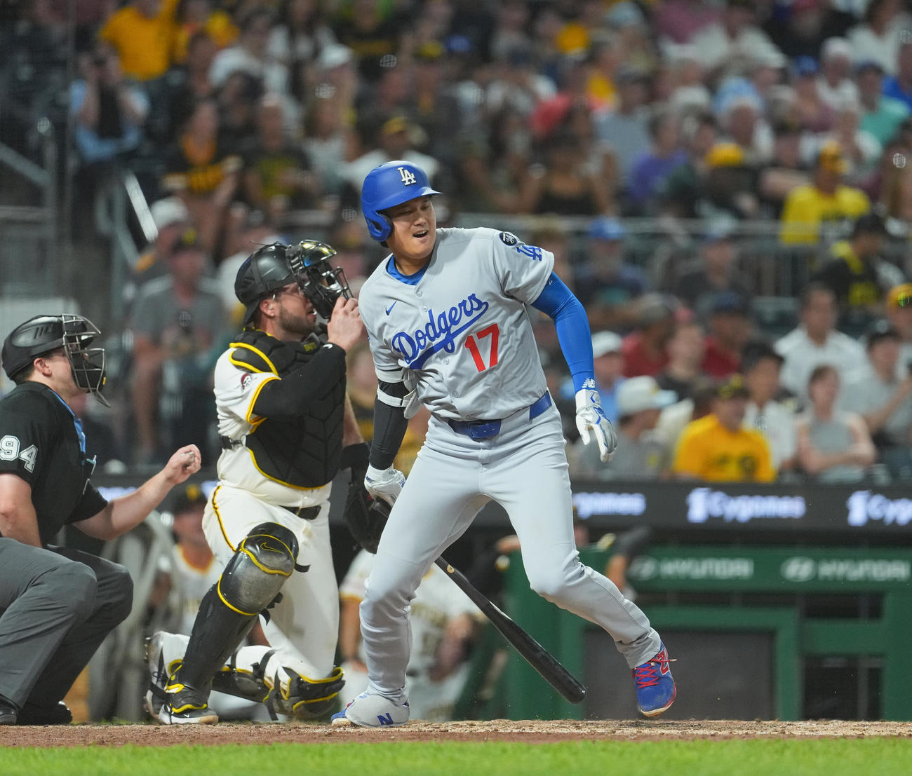 パイレーツ対ドジャース　7回表ドジャース1死、三塁内野安打を放つ大谷（撮影・菅敏）