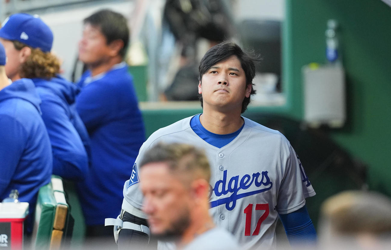 パイレーツ対ドジャース　3回表ドジャース無死、遊飛に倒れ、ベンチに戻る大谷（撮影・菅敏）