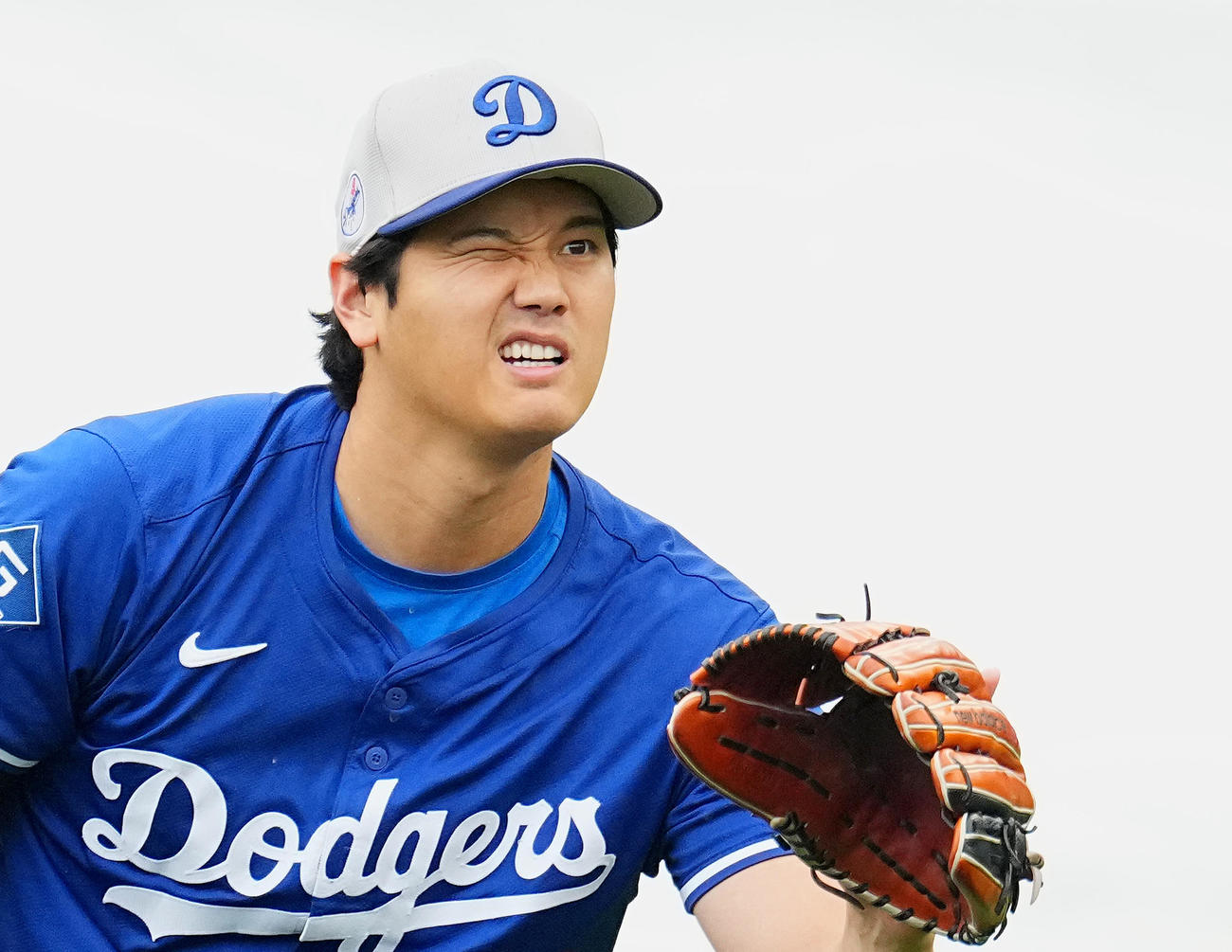 パイレーツ対ドジャース　試合前、キャッチボールで調整するドジャース大谷（撮影・菅敏）