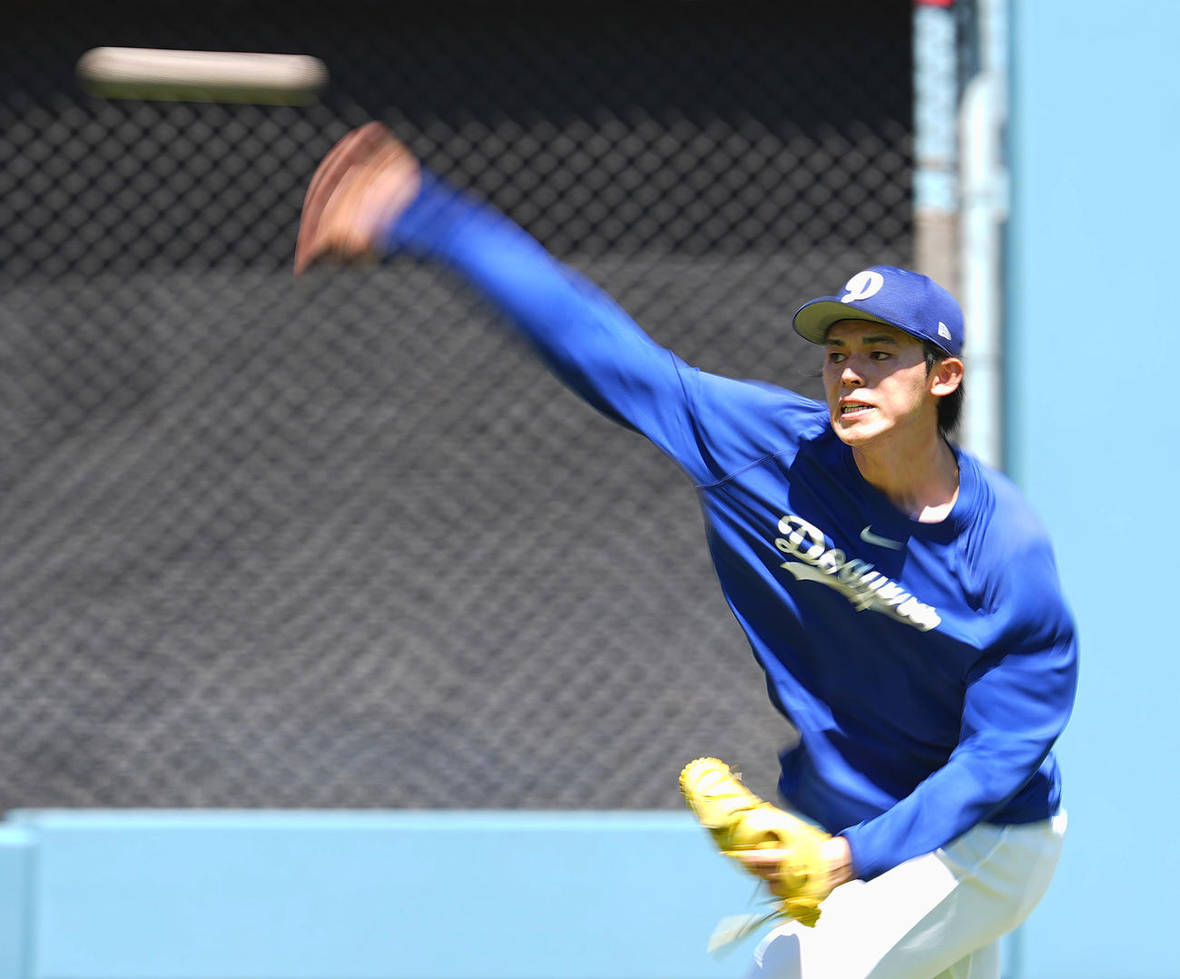キャッチボールをするドジャース佐々木朗希（2025年8月撮影）